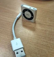 Apple iPod shuffle. ����