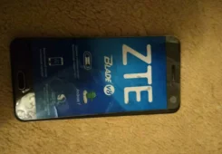 ZTE Blade V8. �/�. ��� �����