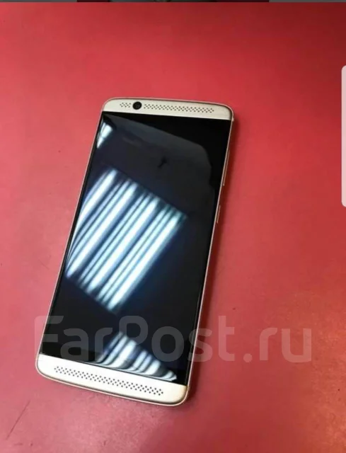 ZTE Axon 7 Mini. �/� ����