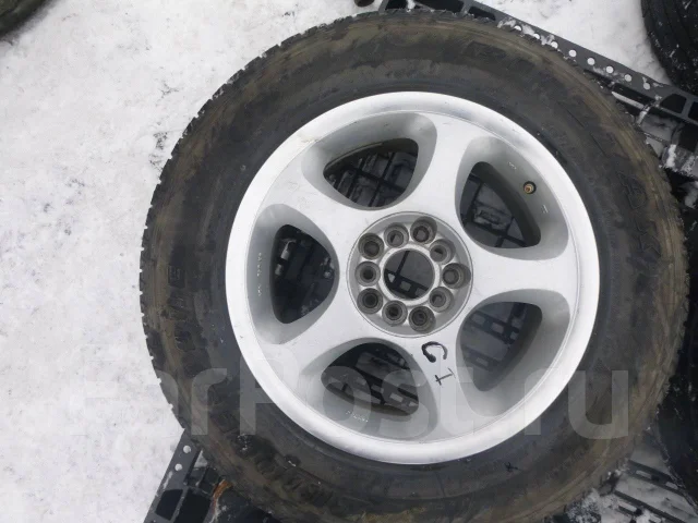 YST X-3. 7.0x16", 5x114.3, ET30 ����