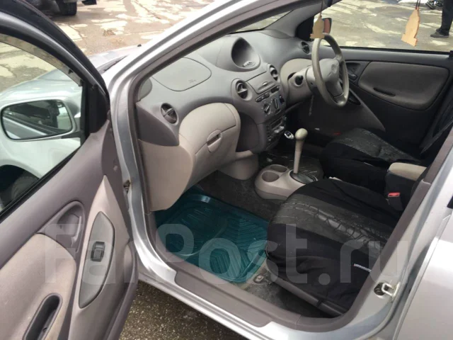 Toyota Platz. �������, ��������, 1.0 (70��.�.), ������, 180����. �� ����