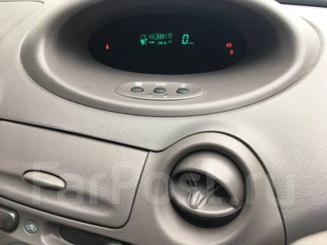 Toyota Platz. �������, ��������, 1.0 (70��.�.), ������, 180����. �� ����