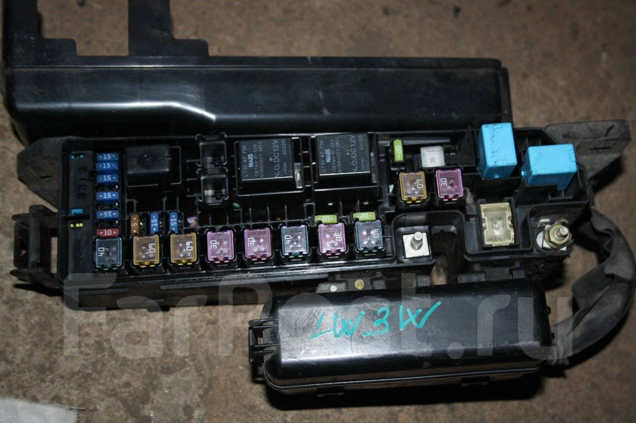 блок предохранителей к Mazda MPV, 2001, купить в г. Минск 84929426