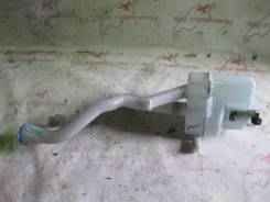 Бачок стеклоомывателя. Nissan Cube, BNZ11, BZ11, YZ11 Nissan Cube Cubic, BGZ11, YGNZ11, YGZ11 Nissan Note, E11, E11E, NE11, ZE11 Двигатели: CR14DE, HR...