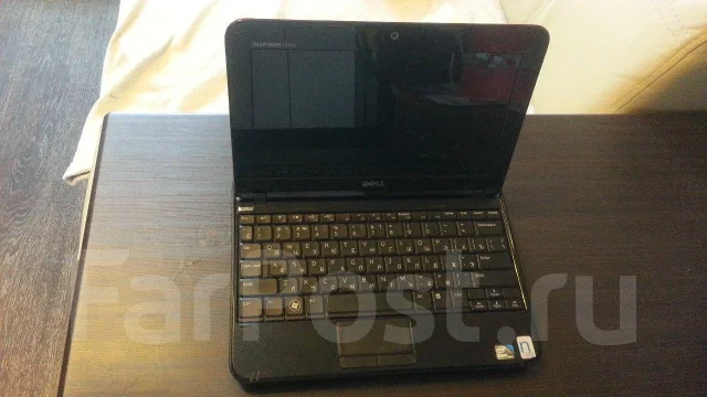 Dell. 10", 1,7����, ��� 2048 ��, ���� 320���, WiFi: 1, Bluetooth: 1, ����������� �� 5��. ����