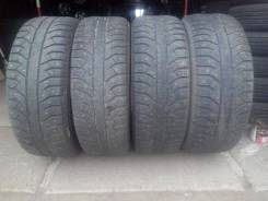 Bridgestone Ice Cruiser 7000. Зимние, шипованные, 2012 год, износ: 20%, 4 шт