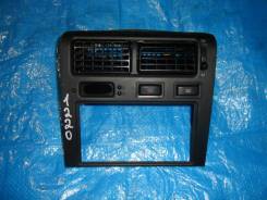 Консоль магнитафона TOYOTA CORONA