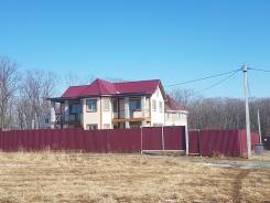 Продажа 2х-эт Дома в п. Новом. Улица Грибная 38, р-н Центр, площадь дома 240 кв. м., централизованный водопровод, электричество 15 кВт, отопление элек...