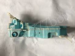 Бачек омывателя Toyota Land Cruiser 200. Toyota Land Cruiser, GRJ200, J200, URJ200, UZJ200, UZJ200W, VDJ200