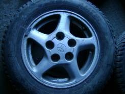 Колеса от Toyota Ipsum 1998 года с зимней резиной размером 185/70/R14. 6.5x14" 5x114.30 ET45