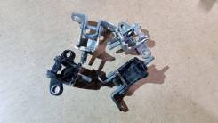 Крепление боковой двери. Honda Legend, KB1, KB2 Двигатели: J35A8, J37A2, J37A3, J35A, J37A