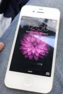Apple iPhone 4s 8Gb. �/� ����