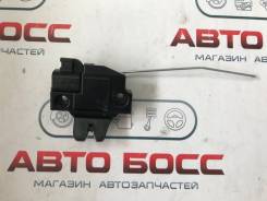 Замок крышки багажника. Toyota Corolla Axio, NZE141, NZE144, NZE140, ZRE141, ZRE142, ZRE143 Toyota Corolla Fielder, NZE141, NZE141G, NZE144, NZE144G Д...