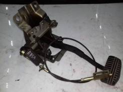 Педаль тормоза. Mitsubishi: 1/2T Truck, Pajero, Galant, Eterna, Montero, Eclipse, L200, L300, Sigma, Emeraude, RVR, Space Star, Chariot, Libero, Chall...