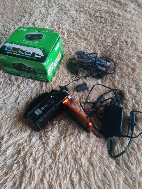 JVC Everio GZ-R415 ����