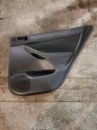 Обшивка двери. Toyota Avensis, AZT250, AZT250L, AZT250W, AZT255, AZT255W Двигатель 1AZFSE