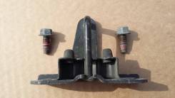 Крепление капота. Subaru Forester, SG5, SG9, SG9L Subaru Legacy, BL5, BL9, BLE, BP5, BP9, BPE, BPH Subaru Outback, BP9, BPE, BPH Subaru Impreza, GD2...