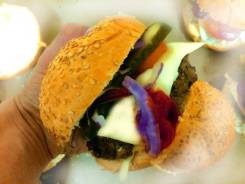 Вкусные и сочные бургеры на дом
