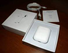 Apple AirPods