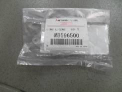 Стекло лампы освещения номерного знака MITSUBISHI MB596500