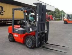 Bull FG30. Вилочный погрузчик BULL FG30, 3 000 кг., Бензиновый, 1,00 куб. м.