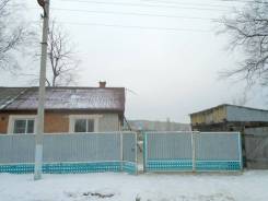 Продам половину дома с. Васильевка в Михайловском районе. Улица Комсомольская 21, р-н с.Васильевка, площадь дома 40 кв. м., скважина, электричество 21...