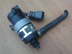 Мотор бачка омывателя. Honda: Accord, CR-V, Legend, Accord Tourer, FR-V, Civic Hybrid, Stream, Civic Двигатели: J35Z2, K20A6, K20Z2, K24A3, K24Z2, K24...