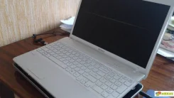 Sony VAIO VPC-EB2M1R. 15.5", 2,3����, ��� 6 ��, ���� 1 000���, WiFi, Bluetooth, ����������� �� 2��.