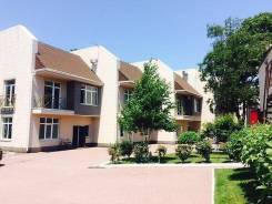 Продаётся таунхаус возле моря. Переулок Географический 4, р-н Седанка, площадь дома 220 кв. м., централизованный водопровод, электричество 15 кВт, ото...
