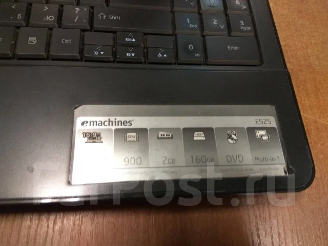 eMachines E525. 15.6", 1 800����, ��� 2048 ��, ���� 160���, WiFi: 1, Bluetooth: 1, ����������� �� 2��. ����
