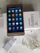 Samsung Galaxy J5 2016. �/�