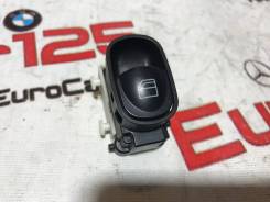 Кнопка стеклоподъемника. Mercedes-Benz CLK-Class, A209, C209 Mercedes-Benz CLC-Class, C203 Mercedes-Benz C-Class, CL203, S203, W203 Двигатели: M112E26...