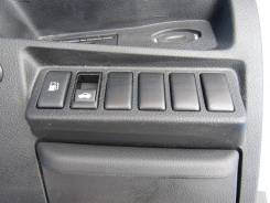 Кнопка открывания багажника. Nissan: Teana, Bluebird Sylphy, GT-R, Sylphy, Sentra, Murano, Tiida, 370Z Двигатели: MR20DE, QR25DE, VQ25DE, VQ35DE, HR15...