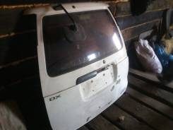 Дверь багажника. Toyota Noah
