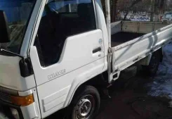 Toyota Hiace ����