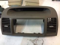 Консоль с часами. Toyota Camry, ACV30, ACV30L Двигатели: 2AZFE, 2AZFXE