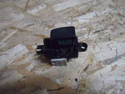 Кнопка стеклоподъемника. Nissan: X-Trail, NV350 Caravan, Hardbody, King Cab, Elgrand, Presage, Avenir, NP300, Sunny, Almera, March Box, Caravan, Cube...