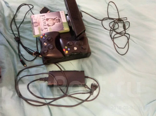 Microsoft Xbox 360 E. ��� ����� �� ������� ����