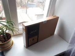 Acer Aspire E5. 15.6", 2,4����, ��� 6 ��, ���� 1 000���, WiFi, Bluetooth, ����������� �� 5��.