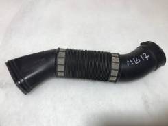 Патрубок воздухозаборника. Mercedes-Benz E-Class, S211, W211 Двигатели: M112E26, M112E32