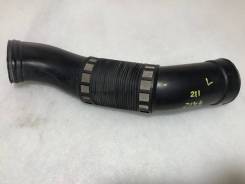 Патрубок воздухозаборника. Mercedes-Benz E-Class, S211, W211 Двигатели: M112E26, M112E32