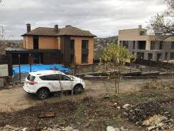Продам коттедж , Район Радово 2. Улица Бринера 46, р-н Весенняя, площадь дома 330 кв. м., централизованный водопровод, электричество 30 кВт, отопление...