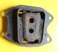 Подушка моста. Toyota: Carina, Vista, Corona, Caldina, Camry Двигатели: 2C, 2CT, 3SFE, 3CT, 3SGE, 3SGTE