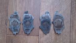 Пластина суппорта. Toyota RAV4, ACA20, ACA20W, ACA21, ACA21W, ACA22, ACA23, ACA26, ACA28, CLA20, CLA21, ZCA25, ZCA25W, ZCA26, ZCA26W Двигатели: 1AZFE...