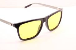 Очки Ray-Ban.