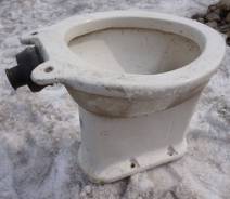 Унитазы.