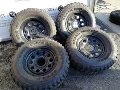 Классный комплект джиповской штамповке на клыкастой резине 235/75/R15. 5.5x15" 5x139.70 ET0
