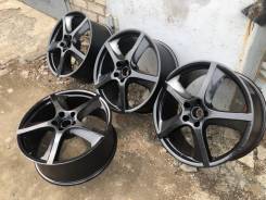 Porsche. 10.0x22", 5x130.00