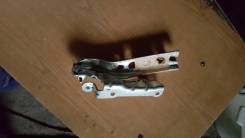 Крепление капота. Skoda Octavia, 1Z3, 1Z5, 933 Skoda Yeti, 5L Двигатели: AZV, BCA, BGU, BJB, BKC, BKD, BLF, BLR, BLS, BLX, BLY, BMM, BMN, BSE, BSF, BU...