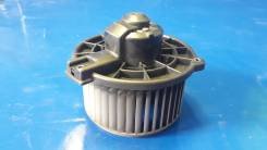 Мотор печки. Toyota RAV4, ACA20, ACA20W, ACA21, ACA21W, ACA23, ACA26, ACA28, CLA20, CLA21, ZCA25, ZCA25W, ZCA26, ZCA26W Двигатели: 1AZFE, 1CDFTV, 1ZZF...